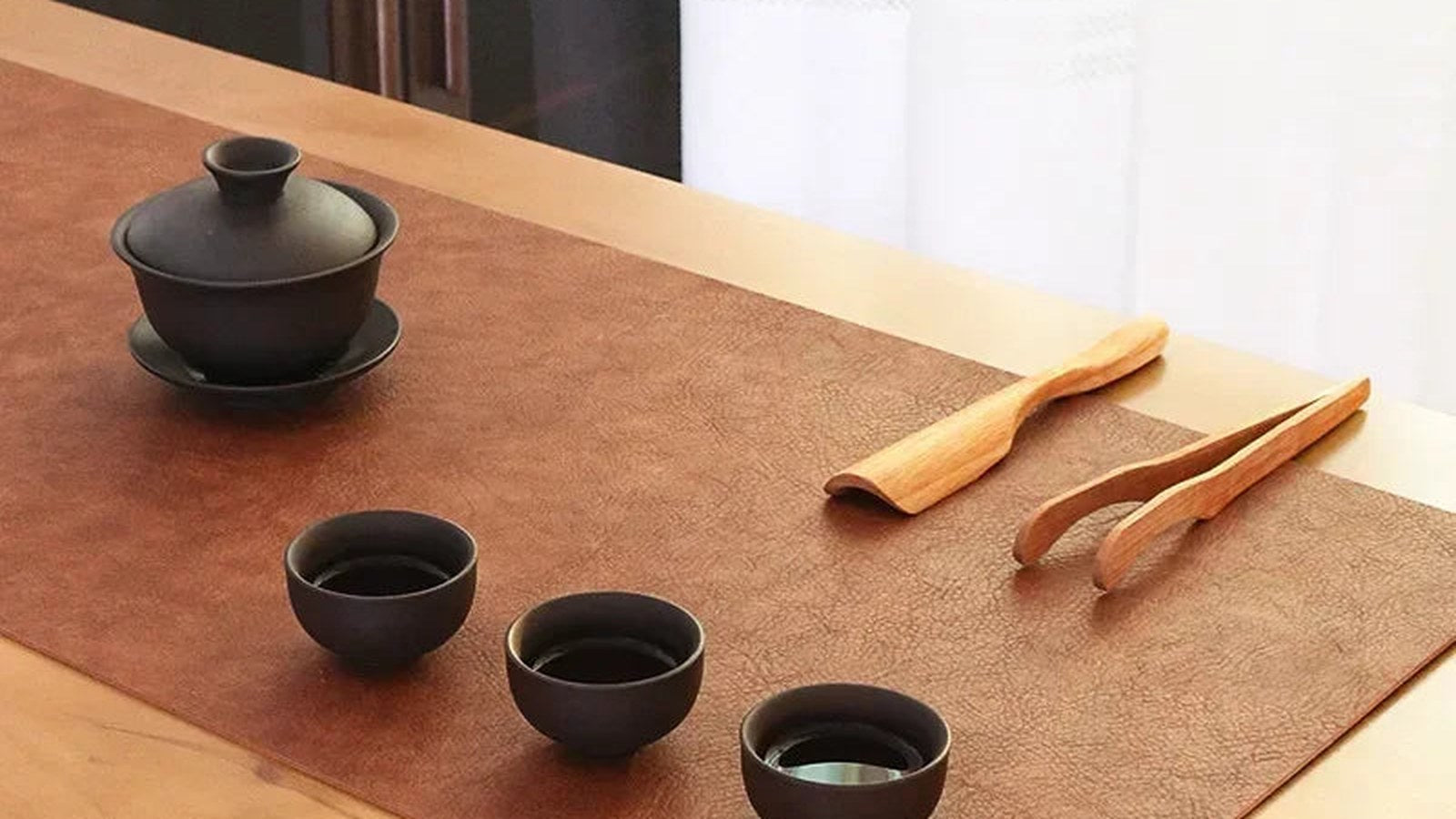 Desk mats: what they actually do, and how to pick a size